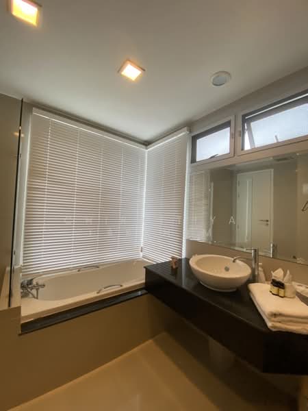 Nusasiri Grand, Bangkok, Soi Sukhumvit 42, Phra Kanong, Khlong Toei, Bangkok, 3 Bedrooms, 155 sqm, Condo For Rent, by Chirattiya Lakkham, 500370823 - DDproperty.com
