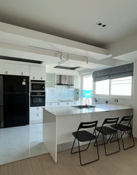 Royal Castle Sukhumvit, Bangkok, 30 Soi Sukhumvit 39, Khlongtoei Nua, Watthana, Bangkok, 3 Bedrooms, 133 sqm, Condo For Rent, by Chirattiya Lakkham, 500370851 - DDproperty.com