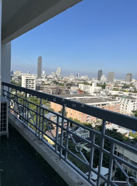 Royal Castle Sukhumvit, Bangkok, 30 Soi Sukhumvit 39, Khlongtoei Nua, Watthana, Bangkok, 3 Bedrooms, 133 sqm, Condo For Rent, by Chirattiya Lakkham, 500370851 - DDproperty.com