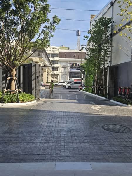 THE CROWN Residences, Bangkok, Rama 4 Road, Thung Maha Mek, Sathon, Bangkok, 1 Bedroom, 35 sqm, Condo For Rent, by Sandly, 500370854 - DDproperty.com