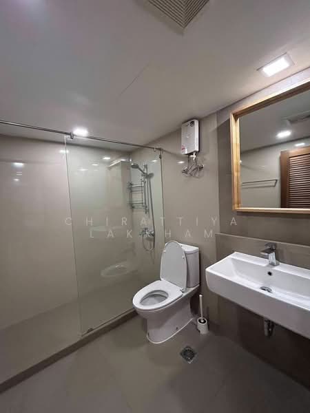 Royal Castle Sukhumvit, Bangkok, 30 Soi Sukhumvit 39, Khlongtoei Nua, Watthana, Bangkok, 3 Bedrooms, 160 sqm, Condo For Rent, by Chirattiya Lakkham, 500370858 - DDproperty.com