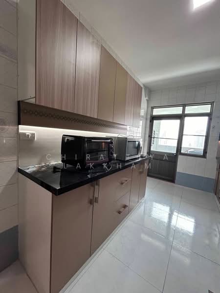 Royal Castle Sukhumvit, Bangkok, 30 Soi Sukhumvit 39, Khlongtoei Nua, Watthana, Bangkok, 3 Bedrooms, 160 sqm, Condo For Rent, by Chirattiya Lakkham, 500370858 - DDproperty.com