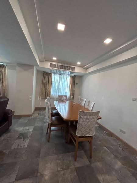 Royal Castle Sukhumvit, Bangkok, 30 Soi Sukhumvit 39, Khlongtoei Nua, Watthana, Bangkok, 3 Bedrooms, 160 sqm, Condo For Rent, by Chirattiya Lakkham, 500370858 - DDproperty.com