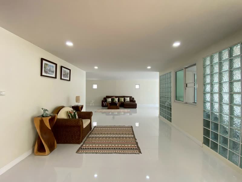 Changphueak, Chiang Mai, Chang Phuak, Muang Chiang Mai, Chiang Mai, 5 Bedrooms, 400 sqm, Single Detached House For Rent, by วุฒิภัทร มิ่งคำ, 500370867 - DDproperty.com