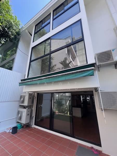 ทาวน์เฮาส์ 4 ห้องนอน สุขุมวิท 49 จอดรถ 6 คัน ใกล้สมิติเวช, กรุงเทพ, คลองตันเหนือ, วัฒนา, กรุงเทพ, 230 ตร.ม., ทาวน์เฮ้าส์ ขาย, โดย Fazwaz (Thailand) Co., Ltd., 500370877 - DDproperty.com