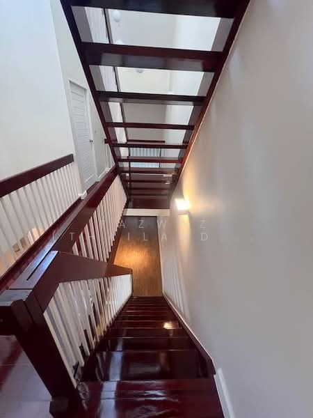 Rare 4BR Townhouse in Sukhumvit 49 with 6-Car Parking Near Samitivej, Bangkok, Khlong Tan Nua, Watthana, Bangkok, 4 Bedrooms, 230 sqm, Townhouse For Sale, by Fazwaz (Thailand) Co., Ltd., 500370877 - DDproperty.com