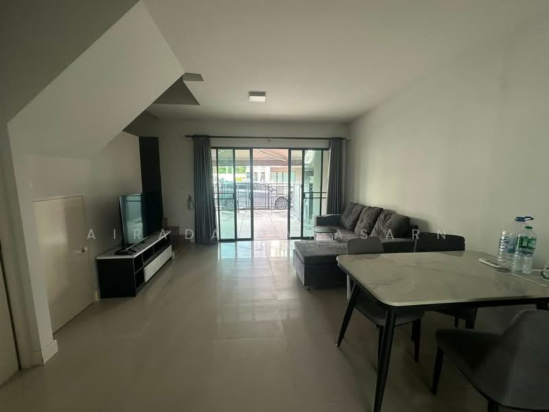 Baan Klang Muang Srinakarin – Onnut, Bangkok, 174 Soi On Nut 70/1, Prawet, Bangkok, 3 Bedrooms, 141 sqm, Townhouse For Sale, by Airada Parasarn, 500370887 - DDproperty.com