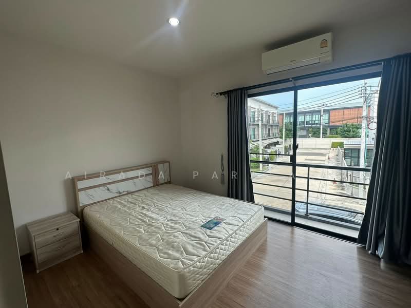 Baan Klang Muang Srinakarin – Onnut : บ้านกลางเมือง ศรีนครินทร์ – อ่อนนุช, กรุงเทพ, 174 ซอย อ่อนนุช 70/1, ประเวศ, กรุงเทพ, 141 ตร.ม., ทาวน์เฮ้าส์ ขาย, โดย Airada Parasarn, 500370887 - DDproperty.com