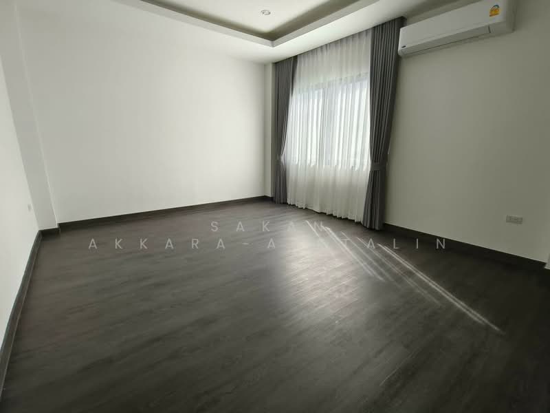 3-Storey Detached House in Sukhumvit 65, Bangkok, Phra Kanong Nua, Watthana, Bangkok, 4 Bedrooms, 330 sqm, Single Detached House For Rent, by Sakan Akkara-aektalin, 500370935 - DDproperty.com