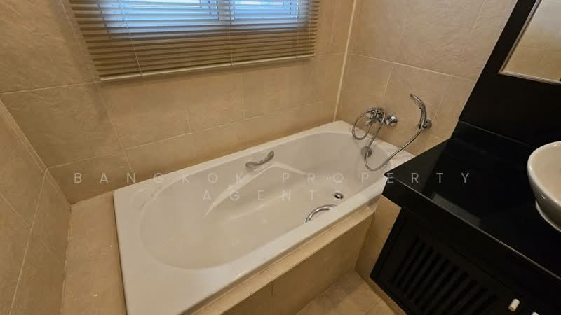Grand Mercure Bangkok Asoke Residence, Bangkok, 50 5 Soi Sukhumvit 19, Khlong Tan Nua, Watthana, Bangkok, 3 Bedrooms, 220 sqm, Condo For Rent, by BANGKOK PROPERTY AGENTS, 500370939 - DDproperty.com