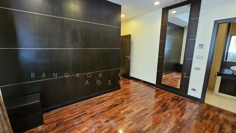 Grand Mercure Bangkok Asoke Residence, Bangkok, 50 5 Soi Sukhumvit 19, Khlong Tan Nua, Watthana, Bangkok, 3 Bedrooms, 220 sqm, Condo For Rent, by BANGKOK PROPERTY AGENTS, 500370939 - DDproperty.com