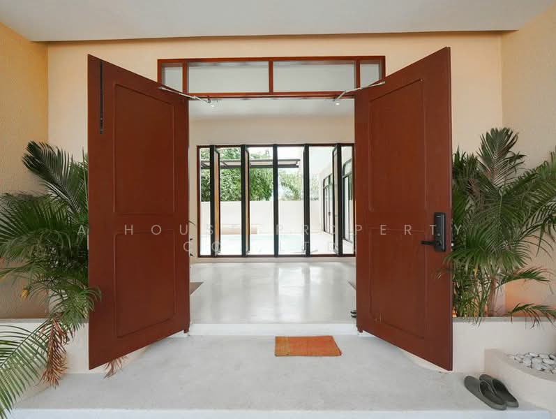 Luxury new pool villa for rent near G Condo Sriracha., Chon Buri (Pattaya), Surasak, Si Racha, Chon Buri (Pattaya), 4 Bedrooms, 340 sqm, Villa For Rent, by A House Property Co.,Ltd., 500370943 - DDproperty.com