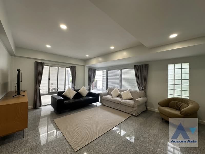 4 Bedrooms House for Rent in Sukhumvit, Bangkok near BTS Phrom Phong at House suite for family, Bangkok, Khlong Tan Nua, Watthana, Bangkok, 4 Bedrooms, 320 sqm, Single Detached House For Rent, by Accom Asia, 500371044 - DDproperty.com
