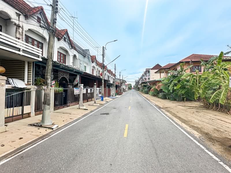 ทาวน์เฮ้าส์ 2 ชั้น หมู่บ้าน ธนกาญจน์ ใกล้ MRT สามเเยกบางใหญ่, นนทบุรี, รัตนาธิเบศร์, เสาธงหิน, บางใหญ่, นนทบุรี, 96 ตร.ม., ทาวน์เฮ้าส์ ขาย, โดย บริษัท เอชแอล แอสเซท จำกัด, 500371045 - DDproperty.com