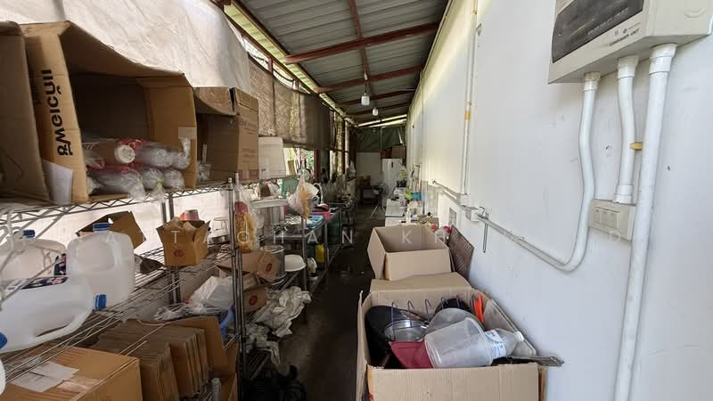 Land with buildings opposite Mae Fah Luang University, Chiang Rai, , Tha Sud, Muang Chiang Rai, Chiang Rai, , 3,200 sqm, Retail Space For Sale, by Nattachan Khamyod, 500371108 - DDproperty.com