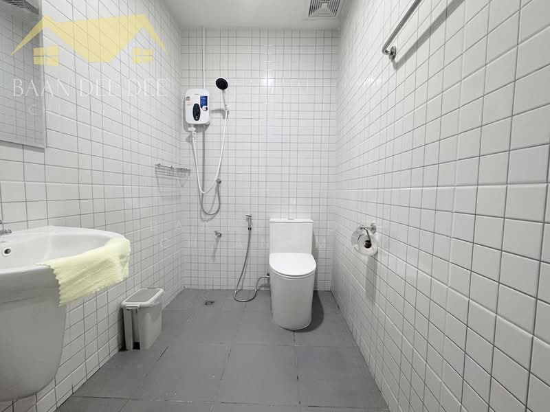 A house for rent near Wachirawit Chiang Mai School, Rental Price: 15,000 THB / month No.6H347, Chiang Mai, Nong Pa Krang, Muang Chiang Mai, Chiang Mai, 2 Bedrooms, 100 sqm, Single Detached House For Rent, by Baandeedee Chiangmai, 500371131 - DDproperty.com