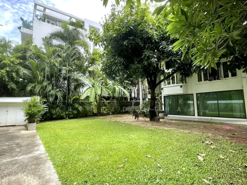 House in Soi Ruamrudee, Bangkok, Lumphini, Pathum Wan, Bangkok, 2 Bedrooms, 220 sqm, Single Detached House For Rent, by Knight Frank Chartered (Thailand) Co.,Ltd, 500371133 - DDproperty.com