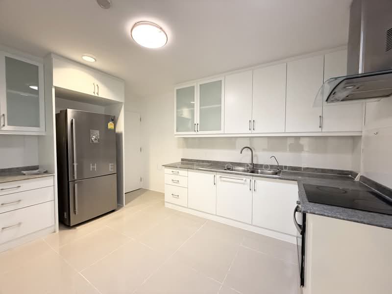 D.S. Tower 1 Sukhumvit 33, Bangkok, Soi Phrom Chit, Khlong Tan Nua, Watthana, Bangkok, 3 Bedrooms, 236 sqm, Condo For Rent, by The Luxe Group, 500371188 - DDproperty.com