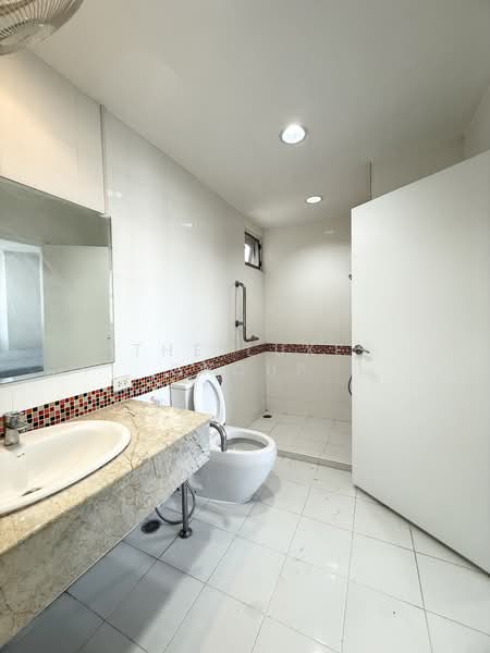 D.S. Tower 1 Sukhumvit 33, Bangkok, Soi Phrom Chit, Khlong Tan Nua, Watthana, Bangkok, 3 Bedrooms, 236 sqm, Condo For Rent, by The Luxe Group, 500371188 - DDproperty.com