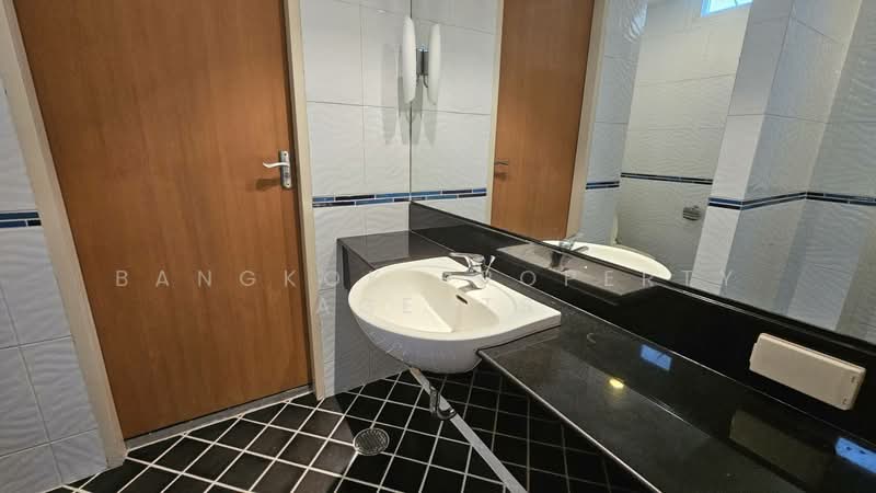 The Verandah, Bangkok, Soi Sukhumvit 23, Khlongtoei Nua, Watthana, Bangkok, 4 Bedrooms, 350 sqm, Condo For Rent, by BANGKOK PROPERTY AGENTS, 500371239 - DDproperty.com