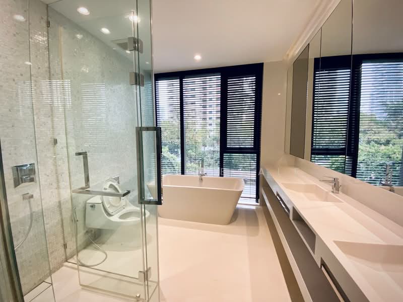 Vittorio 39, Bangkok, 8 Sukhumvit, Khlong Tan Nua, Watthana, Bangkok, 2 Bedrooms, 142 sqm, Condo For Sale, by Simon Decalf, 500371286 - DDproperty.com