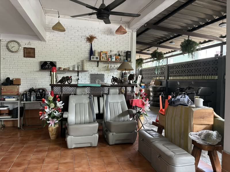 Spacious 3BR House for Rent in Sukhumvit 71, Khlong Tan Nuea Bangkok, Bangkok, Khlong Tan Nua, Watthana, Bangkok, 3 Bedrooms, 500 sqm, Single Detached House For Rent, by Fazwaz (Thailand) Co., Ltd., 500371287 - DDproperty.com