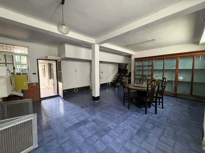 Spacious 3BR House for Rent in Sukhumvit 71, Khlong Tan Nuea Bangkok, Bangkok, Khlong Tan Nua, Watthana, Bangkok, 3 Bedrooms, 500 sqm, Single Detached House For Rent, by Fazwaz (Thailand) Co., Ltd., 500371287 - DDproperty.com