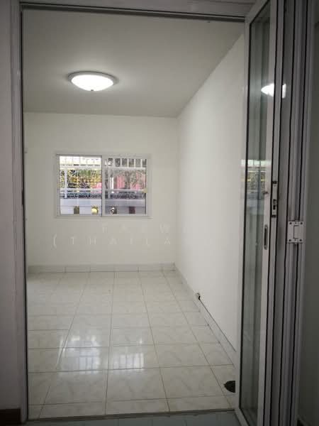 Spacious 3BR Townhouse for Rent at Yu Charoen Sutthisan Din Daeng, Bangkok, Din Daeng, Din Daeng, Bangkok, 3 Bedrooms, 216 sqm, Townhouse For Rent, by Fazwaz (Thailand) Co., Ltd., 500371299 - DDproperty.com