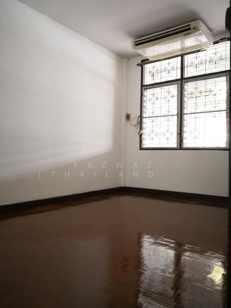 Spacious 3BR Townhouse for Rent at Yu Charoen Sutthisan Din Daeng, Bangkok, Din Daeng, Din Daeng, Bangkok, 3 Bedrooms, 216 sqm, Townhouse For Rent, by Fazwaz (Thailand) Co., Ltd., 500371299 - DDproperty.com