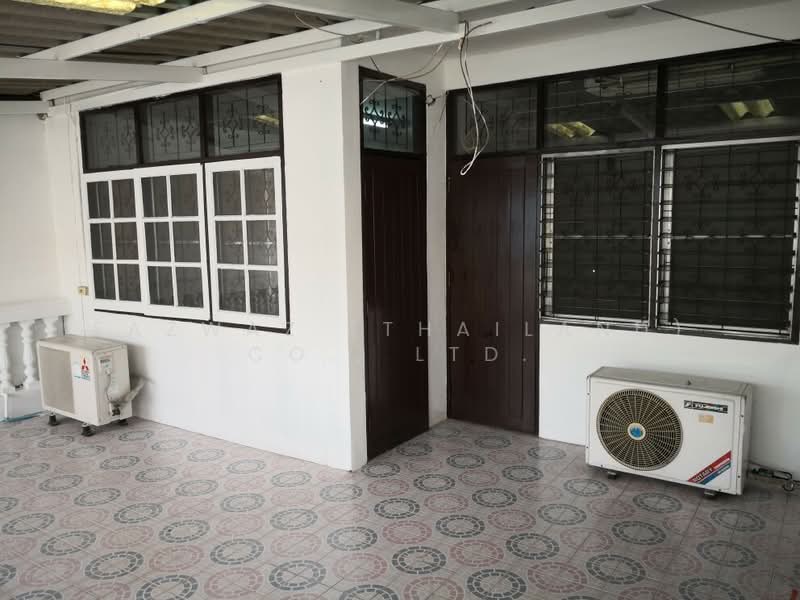 Spacious 3BR Townhouse for Rent at Yu Charoen Sutthisan Din Daeng, Bangkok, Din Daeng, Din Daeng, Bangkok, 3 Bedrooms, 216 sqm, Townhouse For Rent, by Fazwaz (Thailand) Co., Ltd., 500371299 - DDproperty.com