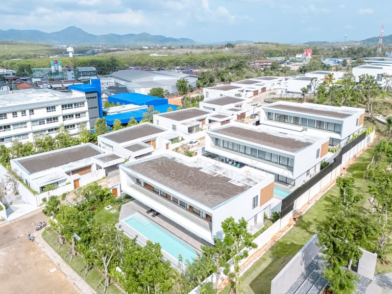 Clover Residence - Luxe Zone Phase III, Phuket, Sri Sunthon, Thalang, Phuket, 5 Bedrooms, 700 sqm, Villa For Rent, by Patcharaporn Wongsachayo, 500371304 - DDproperty.com