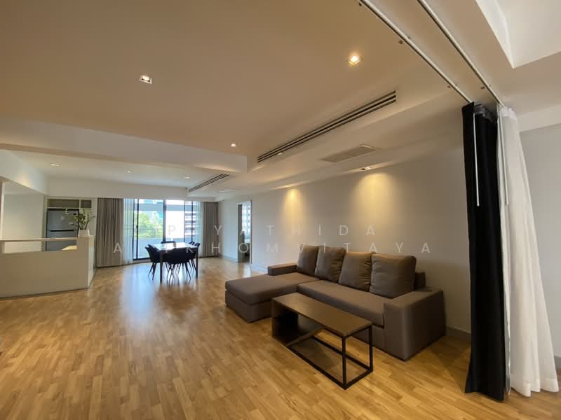 Villa Bajaj, Bangkok, Soi Sukhumvit 19, Khlongtoei Nua, Watthana, Bangkok, 3 Bedrooms, 240 sqm, Condo For Rent, by Piyathida Atikhomvitaya, 500371313 - DDproperty.com