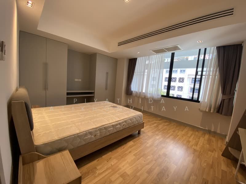 Villa Bajaj, Bangkok, Soi Sukhumvit 19, Khlongtoei Nua, Watthana, Bangkok, 3 Bedrooms, 240 sqm, Condo For Rent, by Piyathida Atikhomvitaya, 500371313 - DDproperty.com