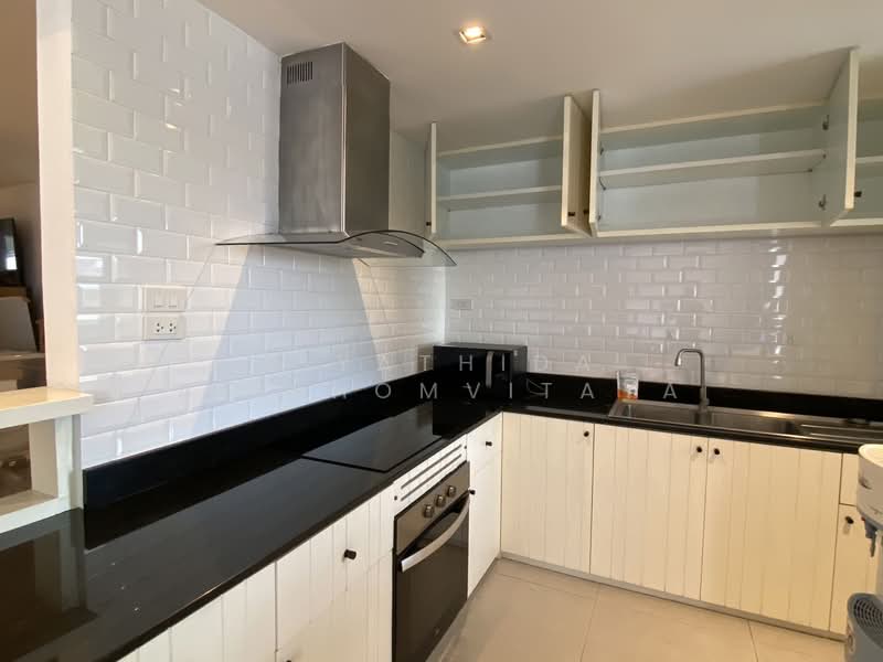 Villa Bajaj, Bangkok, Soi Sukhumvit 19, Khlongtoei Nua, Watthana, Bangkok, 3 Bedrooms, 240 sqm, Condo For Rent, by Piyathida Atikhomvitaya, 500371313 - DDproperty.com