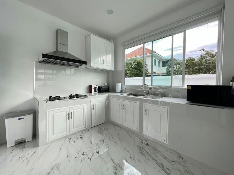 ขาย/ให้เช่าบ้านสีขาวโมเดิร์น ใกล้สุวรรณภูมิ, Bangkok, Lat Krabang, Bangkok, 5 Bedrooms, 250 sqm, Single Detached House For Rent, by Forty-Six Real Estate Group, 500371373 - DDproperty.com