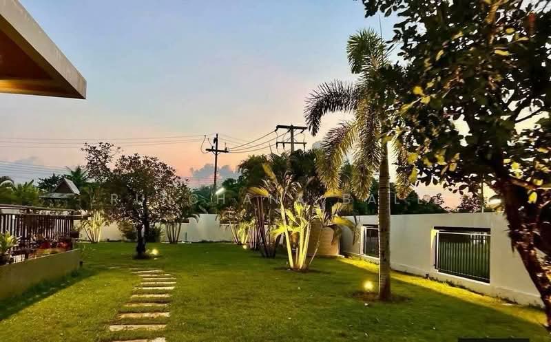 Luxury Pool Villa with 5 Bedrooms on 2 Rai Land | 15 Minutes to Central Festival Chiang Mai, Chiang Mai, Pa Lan, Doi Saket, Chiang Mai, 5 Bedrooms, 1,000 sqm, Villa For Sale, by Runchana Ball, 500371377 - DDproperty.com