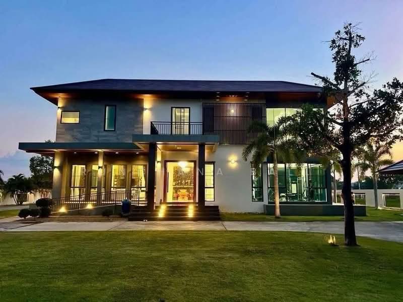Luxury Pool Villa with 5 Bedrooms on 2 Rai Land | 15 Minutes to Central Festival Chiang Mai, Chiang Mai, Pa Lan, Doi Saket, Chiang Mai, 5 Bedrooms, 1,000 sqm, Villa For Sale, by Runchana Ball, 500371377 - DDproperty.com