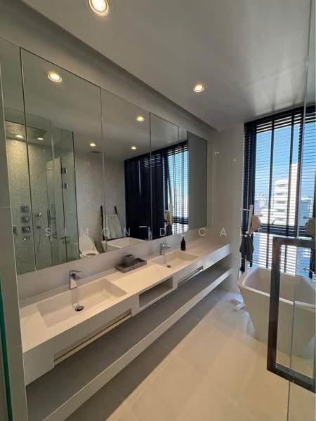 Vittorio 39, Bangkok, 8 Sukhumvit, Khlong Tan Nua, Watthana, Bangkok, 2 Bedrooms, 127 sqm, Condo For Sale, by Simon Decalf, 500371398 - DDproperty.com