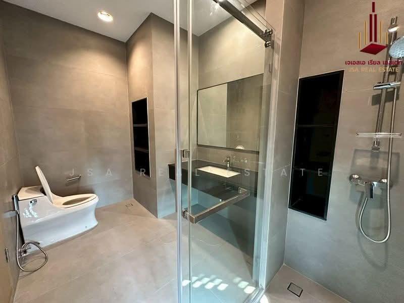 The Glamor Ekkamai – Praditmanutham, Bangkok, Soi Praditmanutham 8, Khlong Chaokhun Sing, Wang Thonglang, Bangkok, 3 Bedrooms, 412 sqm, Single Detached House For Sale, by JSA REAL ESTATE, 500371406 - DDproperty.com