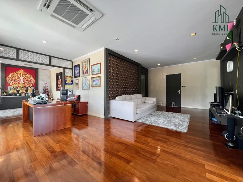 Home on Green Thanyathani, Pathum Thani, Villa Thanya Thani Village No. 5/221, Lat Sawai, Lam Luk Ka, Pathum Thani, 5 Bedrooms, 550 sqm, Single Detached House For Sale, by ดวงใจ ขะมาลา, 500371413 - DDproperty.com