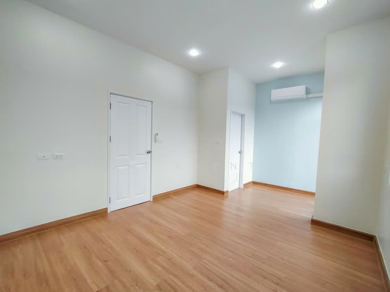 Golden Town 3 Bangna-Suanluang, Bangkok, Kanchanaphisek Road, Prawet, Bangkok, 3 Bedrooms, 110 sqm, Townhouse For Sale, by NR AGENT, 500371417 - DDproperty.com