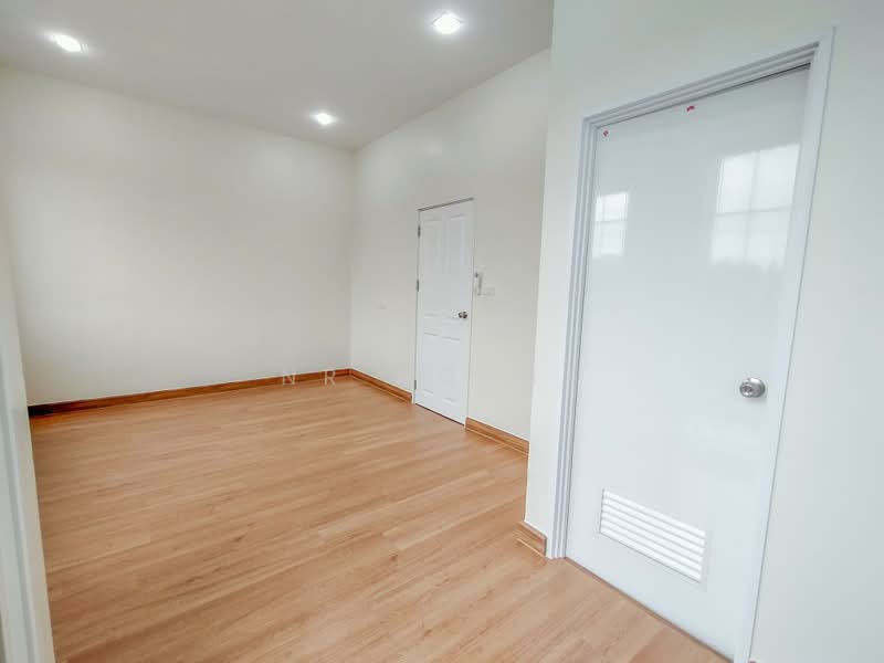 Golden Town 3 Bangna-Suanluang, Bangkok, Kanchanaphisek Road, Prawet, Bangkok, 3 Bedrooms, 110 sqm, Townhouse For Sale, by NR AGENT, 500371417 - DDproperty.com