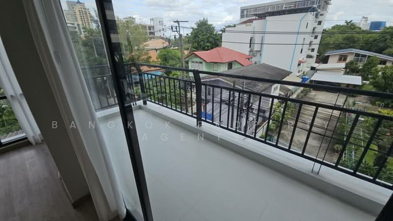 Sathorn 111, Bangkok, Thung Maha Mek, Sathon, Bangkok, 3 Bedrooms, 208 sqm, Condo For Rent, by BANGKOK PROPERTY AGENTS, 500371432 - DDproperty.com