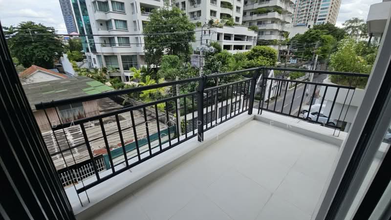 Sathorn 111, Bangkok, Thung Maha Mek, Sathon, Bangkok, 3 Bedrooms, 208 sqm, Condo For Rent, by BANGKOK PROPERTY AGENTS, 500371432 - DDproperty.com