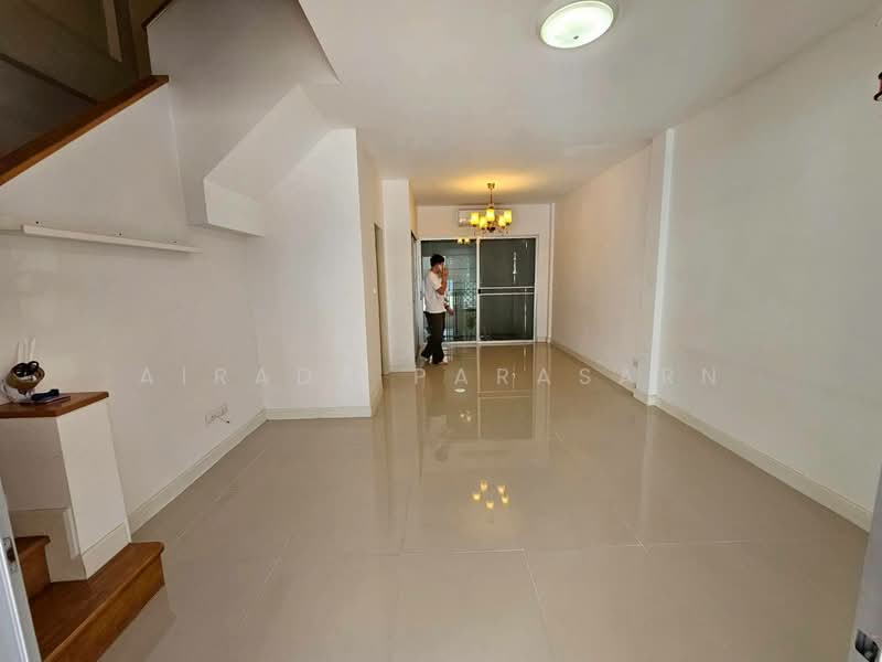 The Metro RamKhamHaeng, Bangkok, Thap Chang, Saphan Sung, Bangkok, 3 Bedrooms, 130 sqm, Townhouse For Rent, by Airada Parasarn, 500371434 - DDproperty.com