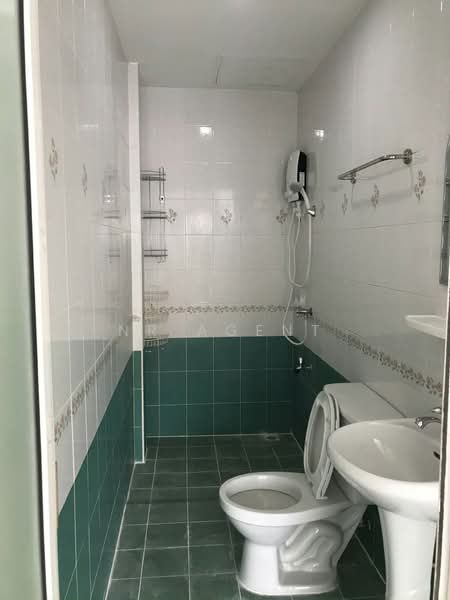 บ้านมารวย ร่มเกล้า, Bangkok, Khlong Sam Prawet, Lat Krabang, Bangkok, 2 Bedrooms, 100 sqm, Townhouse For Sale, by NR AGENT, 500371439 - DDproperty.com