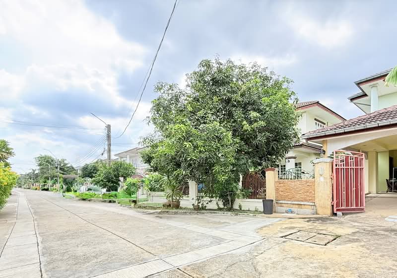 Laddarom Rattanathibet, Nonthaburi, Rattanathibet Road, Sai Ma, Muang Nonthaburi, Nonthaburi, 4 Bedrooms, 200 sqm, Single Detached House For Sale, by ศิริเพ็ญ ทองอ่อน, 500371472 - DDproperty.com