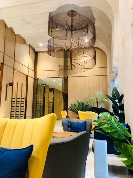 XT Huaikhwang, Bangkok, 244 Ratchadaphisek Road, Huai Khwang, Bangkok, 1 Bedroom, 35 sqm, Condo For Sale, by Eastblue Horizon, 500371483 - DDproperty.com