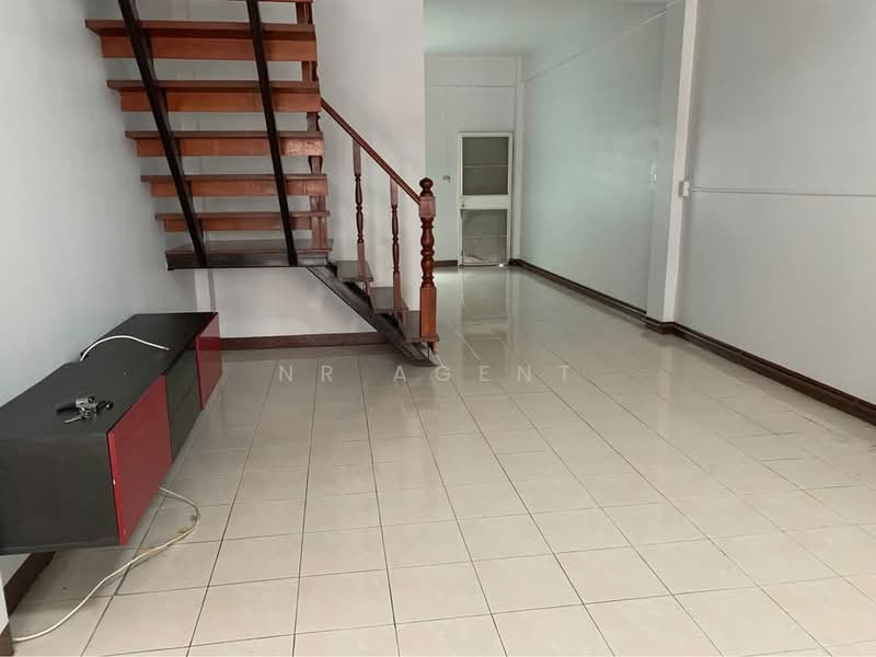 หมู่บ้านไพโรจน์ บางนา, Bangkok, Bang Na Nuea, Bang Na, Bangkok, 4 Bedrooms, 170 sqm, Townhouse For Sale, by NR AGENT, 500371503 - DDproperty.com