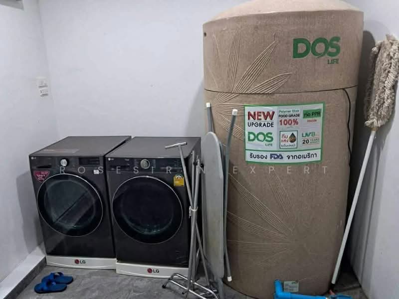 Baan Klang Muang Ladprao 101 Station, Bangkok, Soi Ladprao 101 Yeak 42, Khlong Chan, Bang Kapi, Bangkok, 4 Bedrooms, 130 sqm, Single Detached House For Rent, by Rosesirin Expert, 500371543 - DDproperty.com